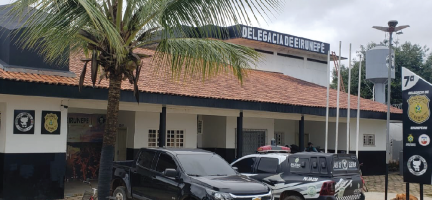 A Polícia Civil do Amazonas (PC-AM), por meio da Delegacia Interativa de Polícia (DIP) de Eirunepé (a 1.160 quilômetros de Manaus), recapturou, nesta quarta-feira (26), Afonso Lúcio da Silva Rocha, de 29 anos. A recaptura foi realizada em razão da regressão cautelar do regime semiaberto para o fechado, devido à condenação pelo crime de roubo.