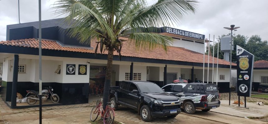 A Polícia Civil do Amazonas (PC-AM), por meio da Delegacia Interativa de Polícia (DEP) de Eirunepé (a 1.160 quilômetros de Manaus), cumpriu, nesta quarta-feira (30), mandado de prisão preventiva de um homem, 38, por estupro de vulnerável contra suas enteadas, de 13 e 18 anos. A prisão faz parte Operação Caminhos Seguros, voltada à repressão de crimes de abuso e exploração sexual infanto-juvenil.