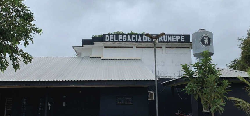 A Polícia Civil do Amazonas (PC-AM), por meio da Delegacia Interativa de Polícia (DIP) de Eirunepé (a 1.160 quilômetros de Manaus), cumpriu, na terça-feira (24/06), mandado de prisão preventiva de um advogado, de 31 anos, investigado por aplicar diversos golpes no município.
